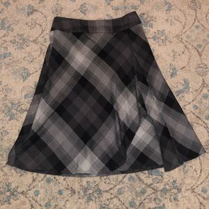 Gray and black plaid skirt